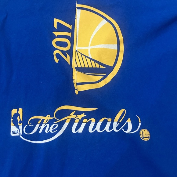2017 Warriors NBA T-shirt Unisex Large.  Slightly Worn. - Picture 4 of 4